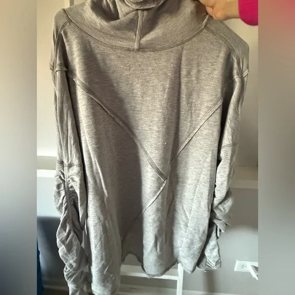 Free people movement gray cowl neck ruched sleeve oversized sweatshirt medium - Picture 5 of 6